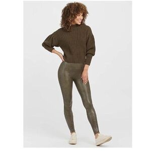 Women's Spanx snake print leggings Size Small